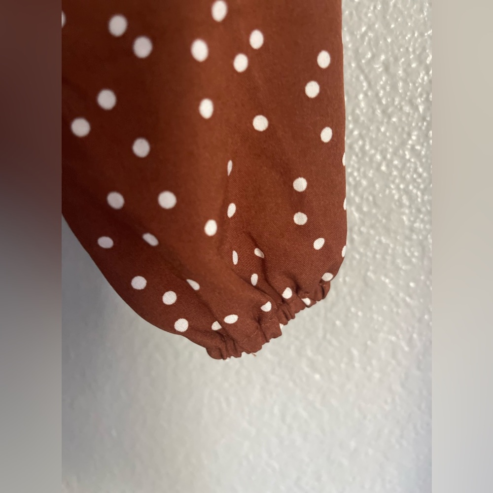 🚨NWT. Brown long sleeve wrap dress with white polka dots. Small. Bellanblue - Picture 9 of 12